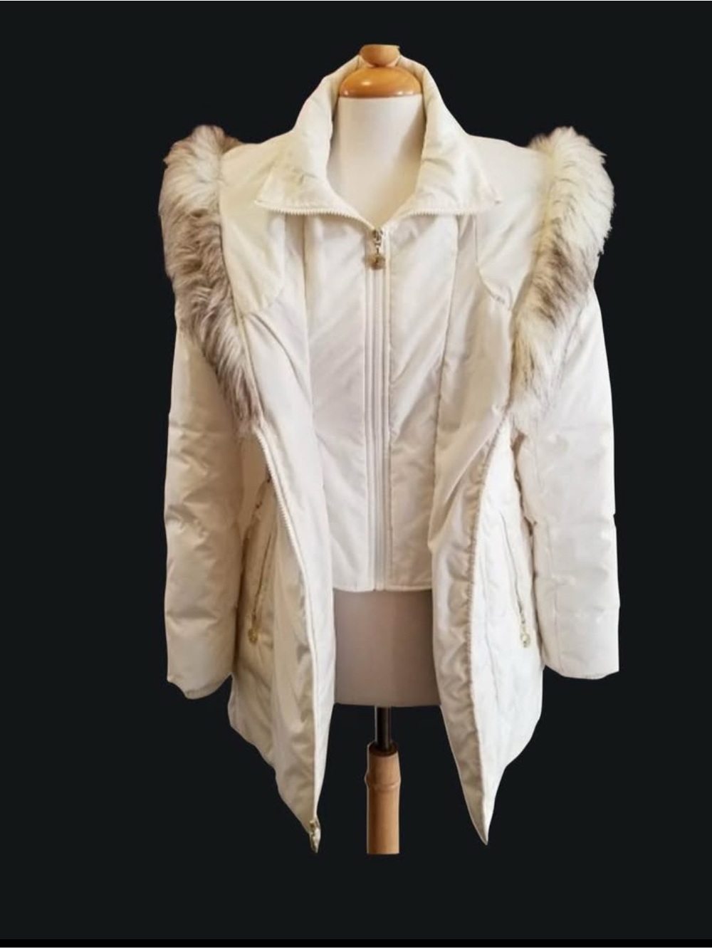 Betsey Johnson White Faux-Fur Trim Puffer Coat - Picture 6 of 8